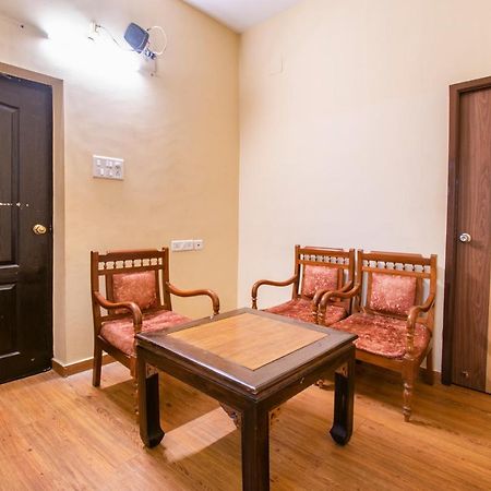 Hotel Crescent Inn Ченнаи Экстерьер фото