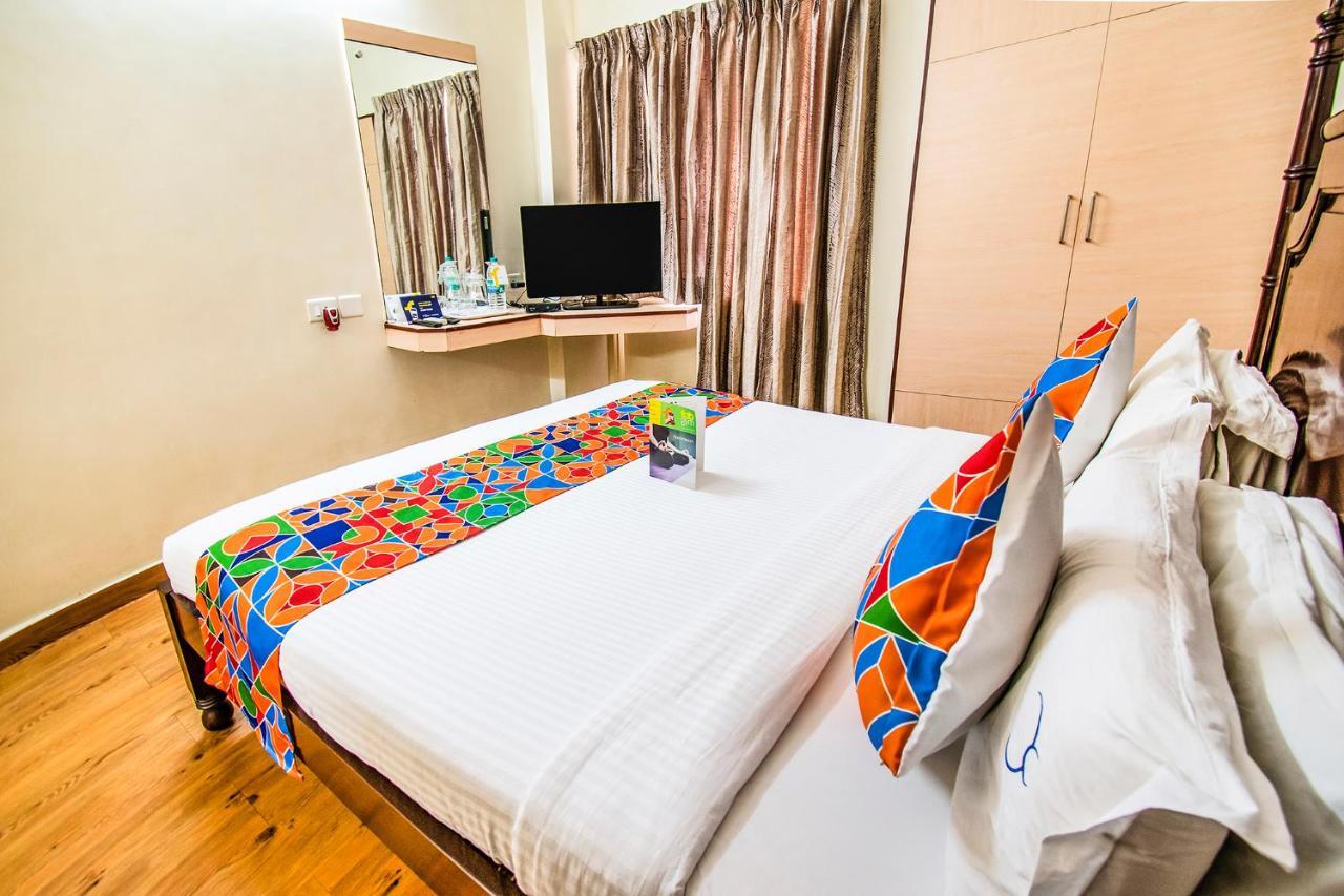 Hotel Crescent Inn Ченнаи Экстерьер фото