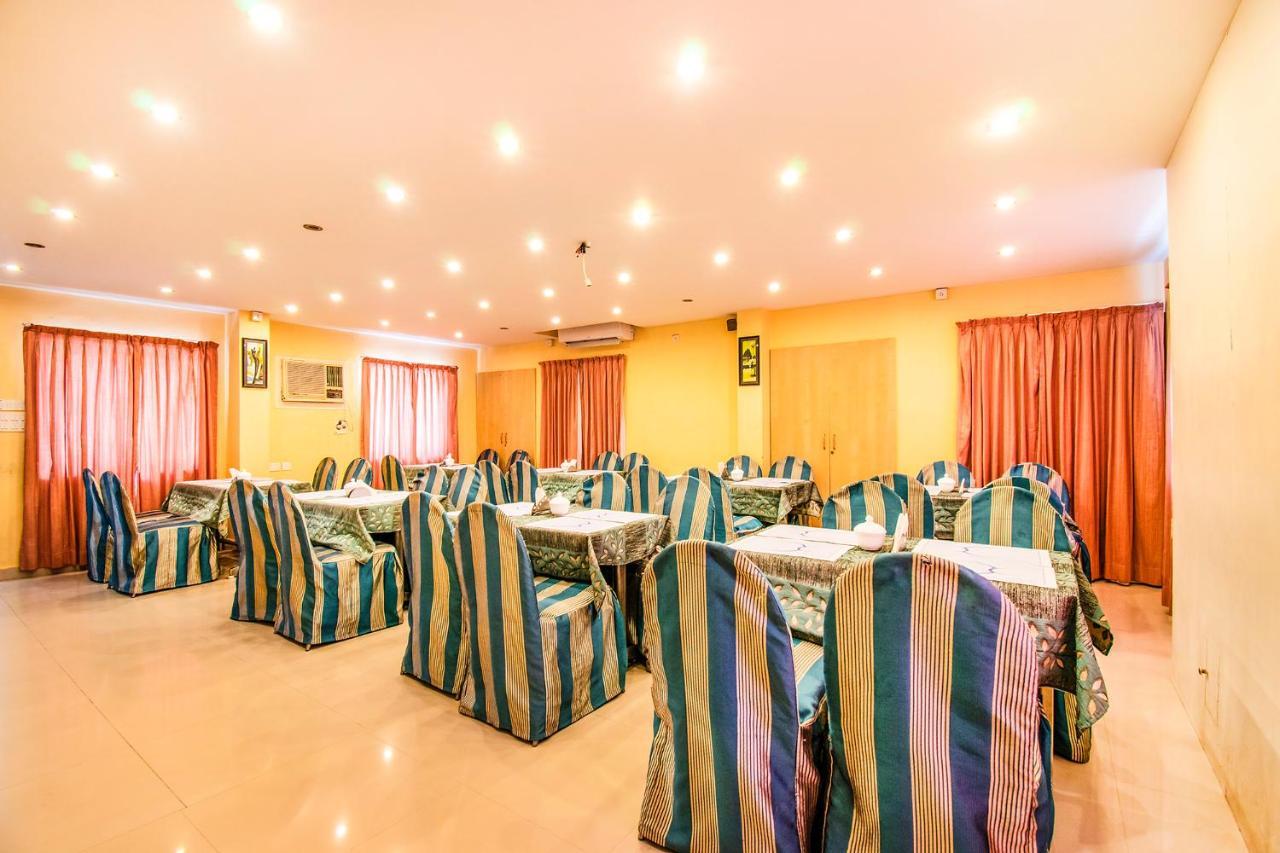 Hotel Crescent Inn Ченнаи Экстерьер фото