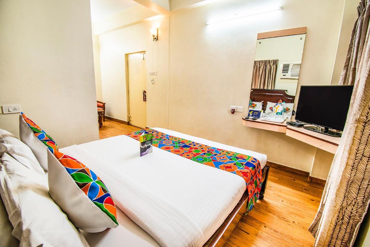 Hotel Crescent Inn Ченнаи Экстерьер фото