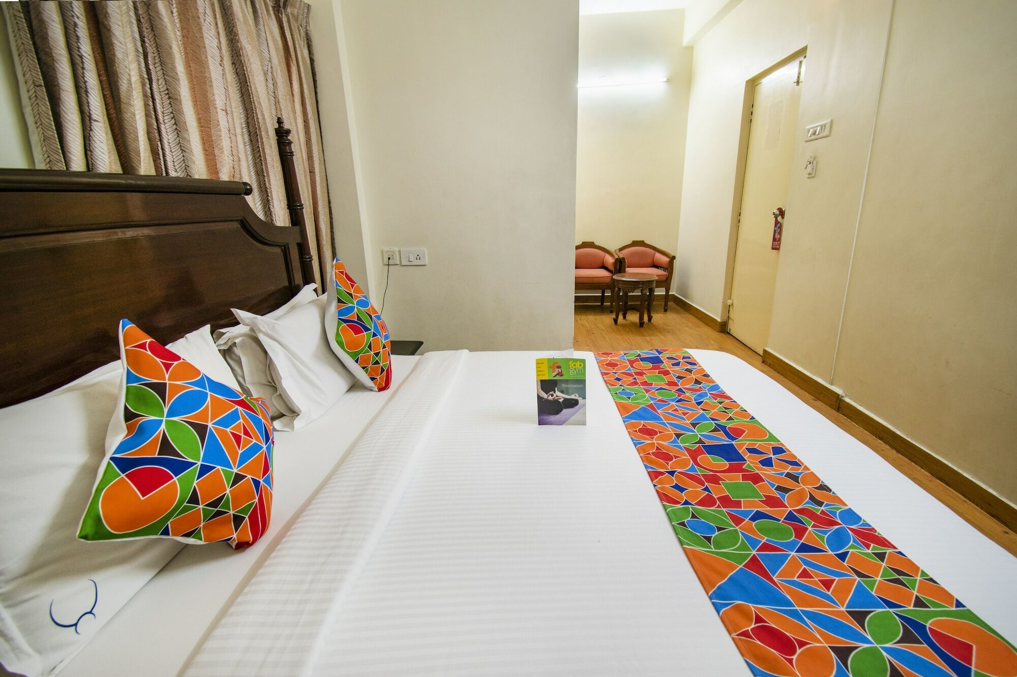 Hotel Crescent Inn Ченнаи Экстерьер фото